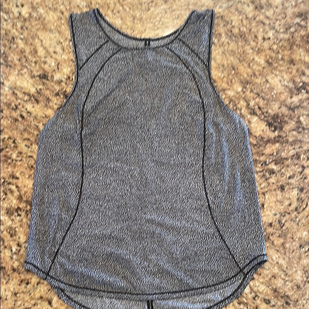 Lululemon black white sculpt tank  Sleeveless Women's Top size 8